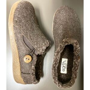 Earth Origins Janae Clog